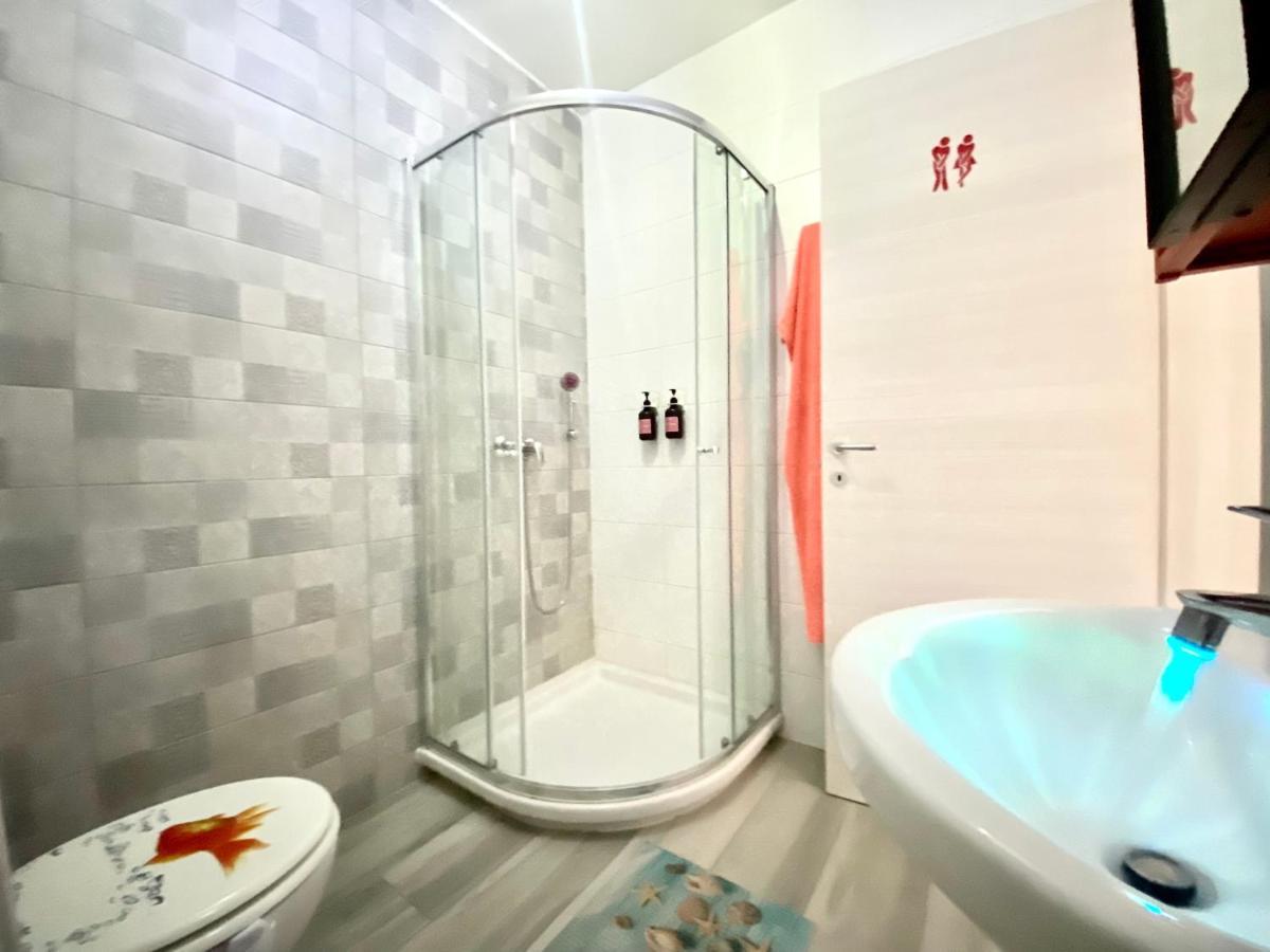 Central Private En-Suite With Balcony In Shared Residence Pietà Esterno foto