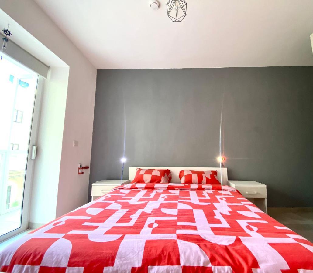 Central Private En-Suite With Balcony In Shared Residence Pietà Esterno foto