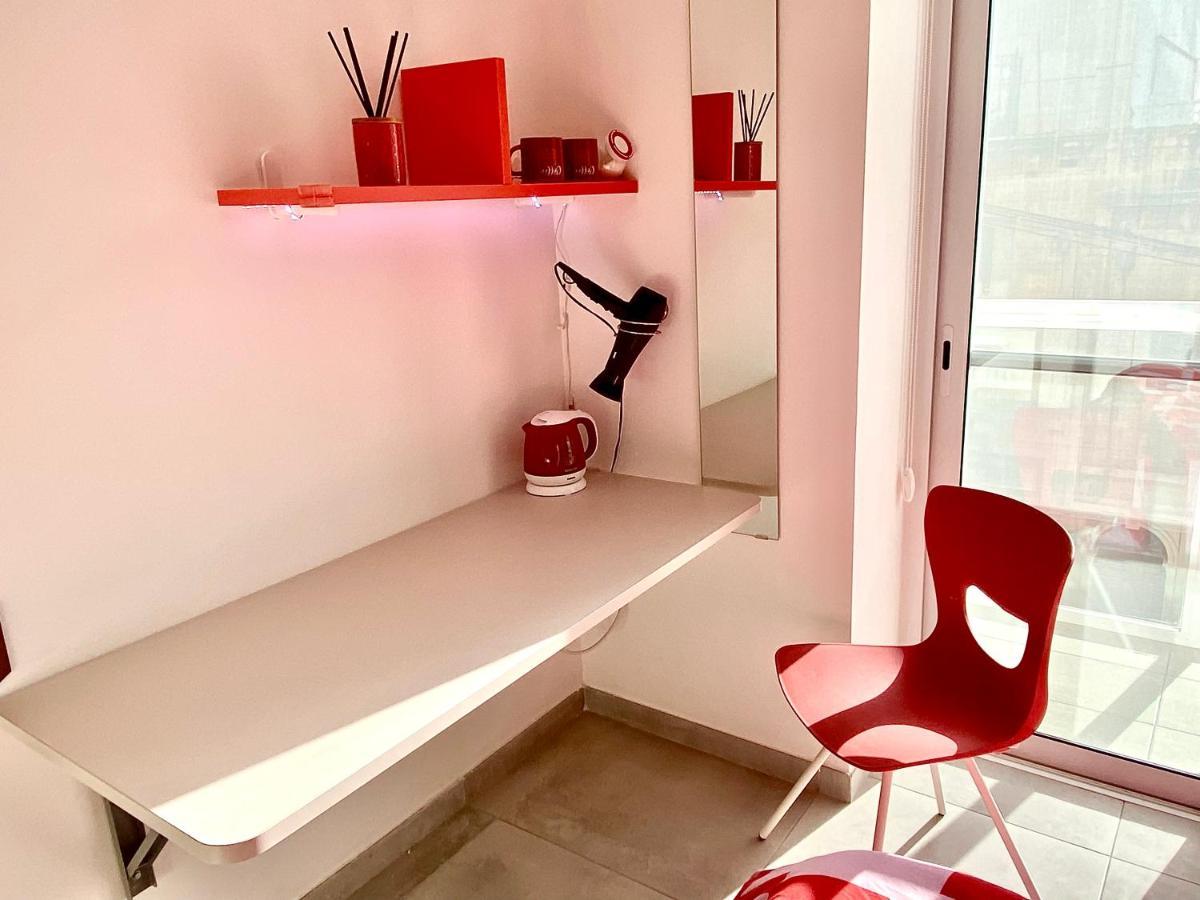 Central Private En-Suite With Balcony In Shared Residence Pietà Esterno foto