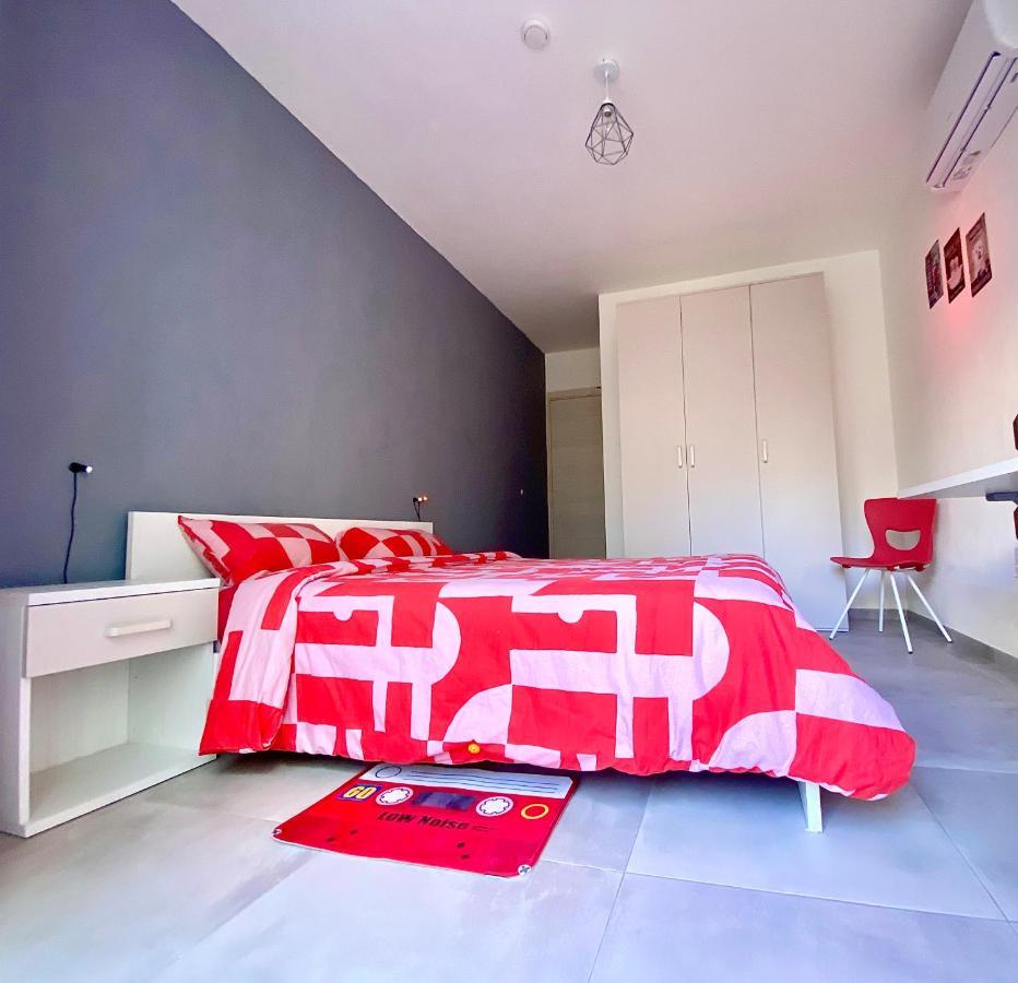 Central Private En-Suite With Balcony In Shared Residence Pietà Esterno foto